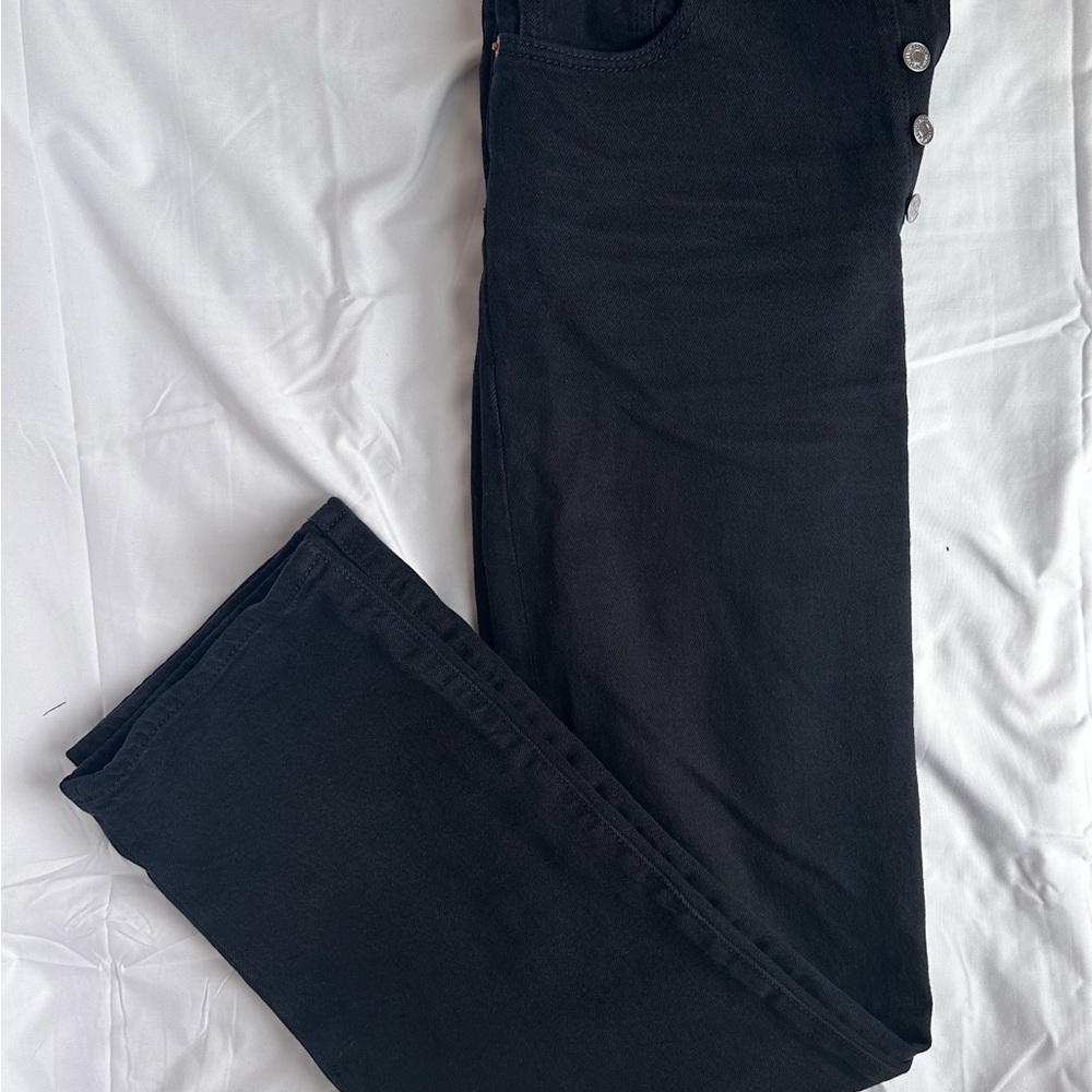 Black High-Waisted Levi Jeans